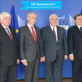 /media/orig/Elder_Teixeira-Barroso-Van_Rompuy-Surjan-EU.jpg