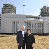 /media/orig/Pres_Uchtdorf_Rome_Temple1.jpg