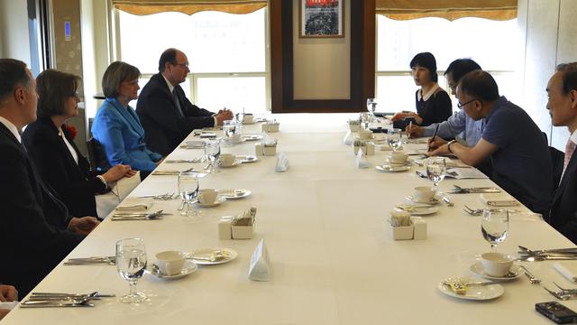 burtons oscarsons korea news outlets