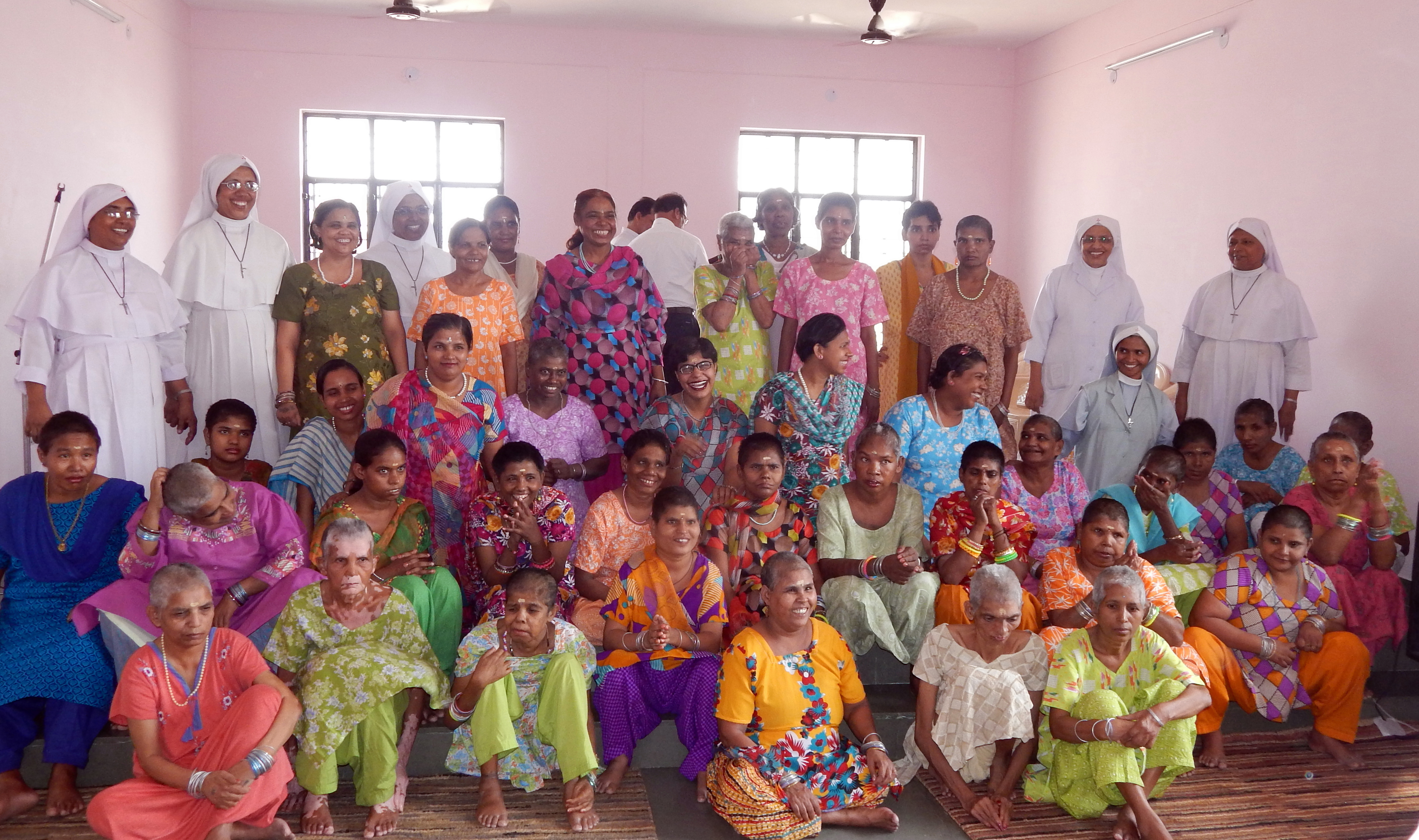 India women shelter1 2015 cropped