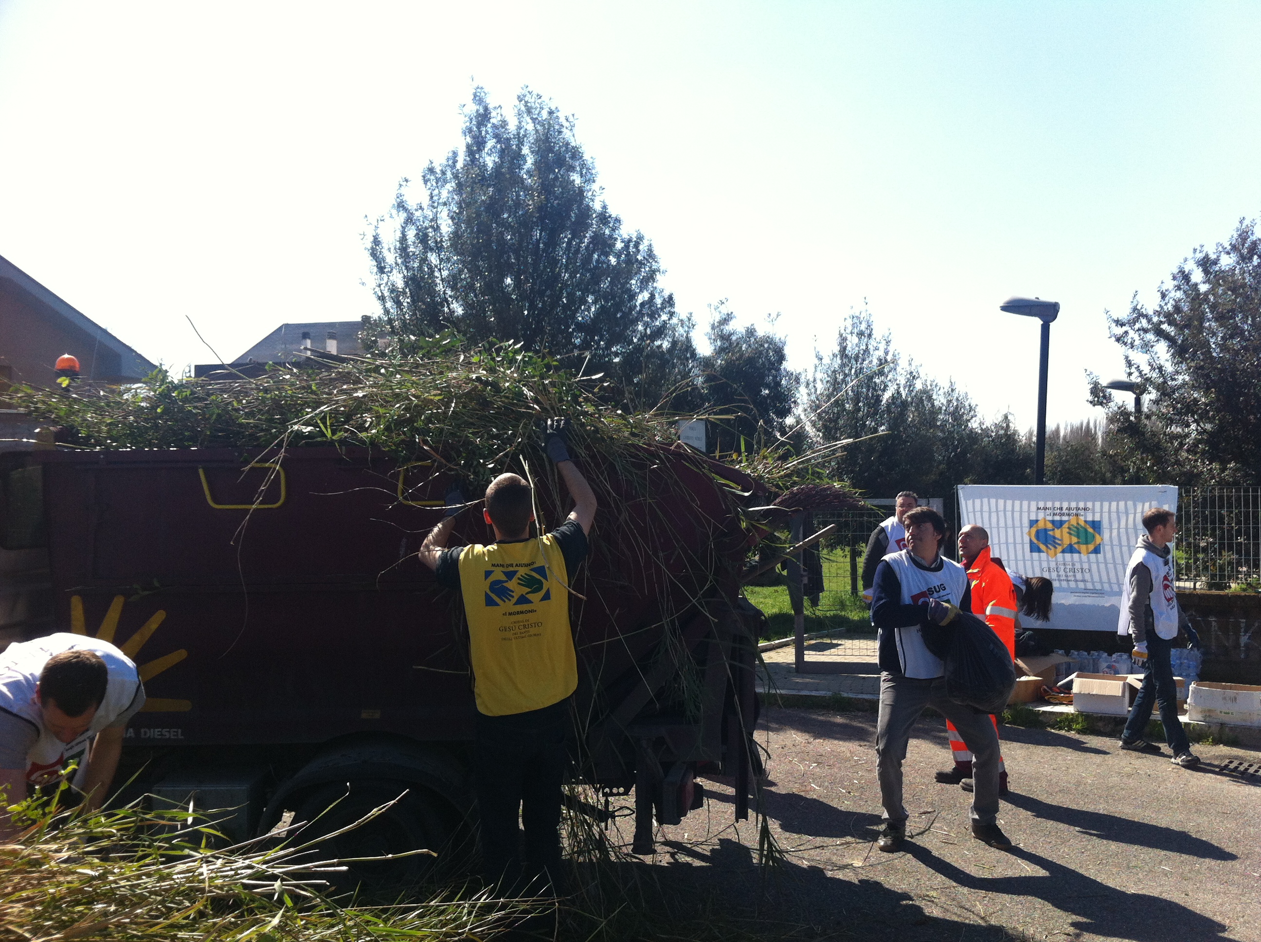 Italy Mormon Helping Hands3